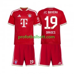 Fotballdrakt FC Bayern München Alphonso Davies 19 Barn Hjemmekit 2026-2027 Kortermet