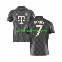 Fotballdrakt FC Bayern München GNABRY 7 Octoberfest Herre Fjerdekit 2024-2025 Kortermet
