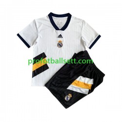 Retro Fotballdrakt Real Madrid Icon Barn Hjemmekit 2022-23 Kortermet