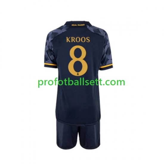 Fotballdrakt Real Madrid Toni Kroos 8 Barn Bortekit 2023-2024 Kortermet