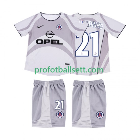 Retro Fotballdrakt AC Milan RONALDINHO 21 2001 2002 Barn Bortekit Kortermet