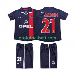 Retro Fotballdrakt AC Milan RONALDINHO 21 2001 2002 Barn Hjemmekit Kortermet